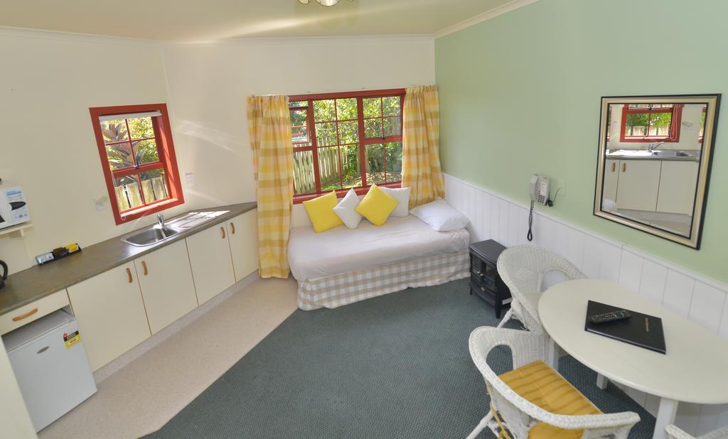 Ducks & Drakes Boutique Motel & Backpackers New Plymouth Ruang foto