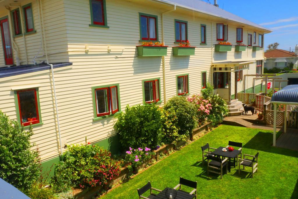 Ducks & Drakes Boutique Motel & Backpackers New Plymouth Bagian luar foto