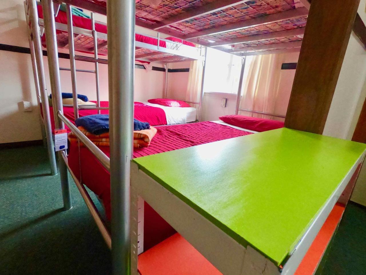 Ducks & Drakes Boutique Motel & Backpackers New Plymouth Bagian luar foto