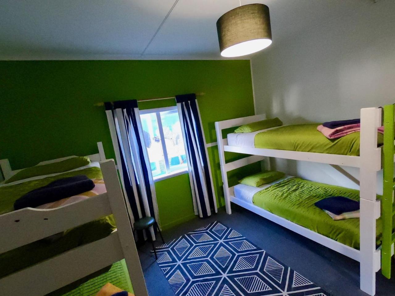 Ducks & Drakes Boutique Motel & Backpackers New Plymouth Bagian luar foto